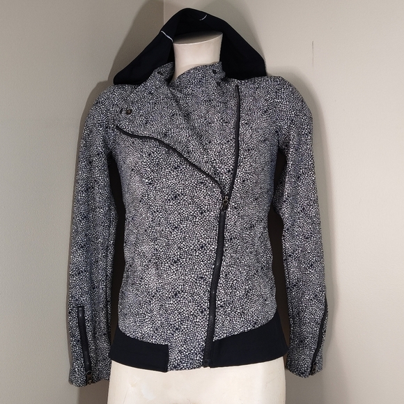 Lululemon Bust A Move Jacket Plush Petal 4 HAS HOOD - Picture 6 of 10